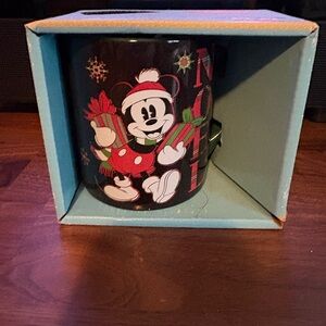 Disney Mickey Mouse Holiday Mug Heat Reveal Black Mug 14 ounces New In Box